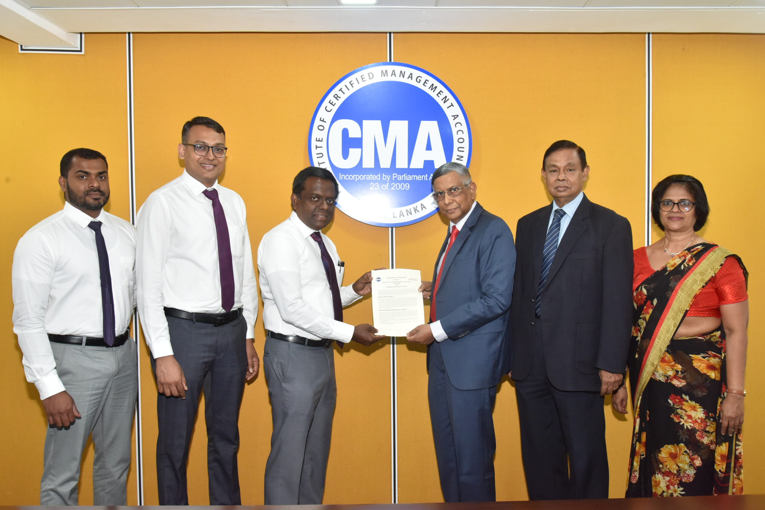 Mahindra Ideal Finance Partner Up with CMA Sri Lanka